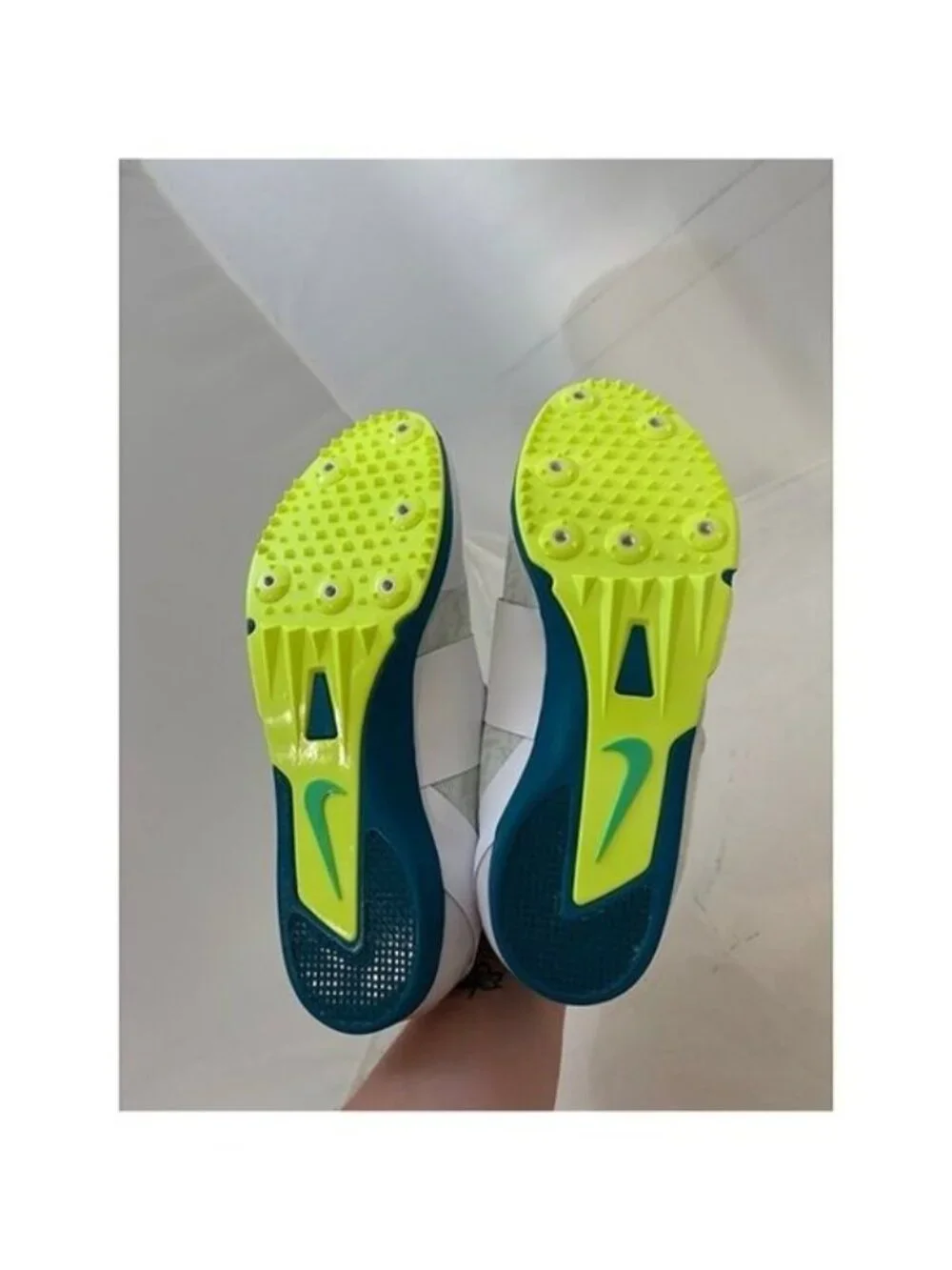 Nike read description